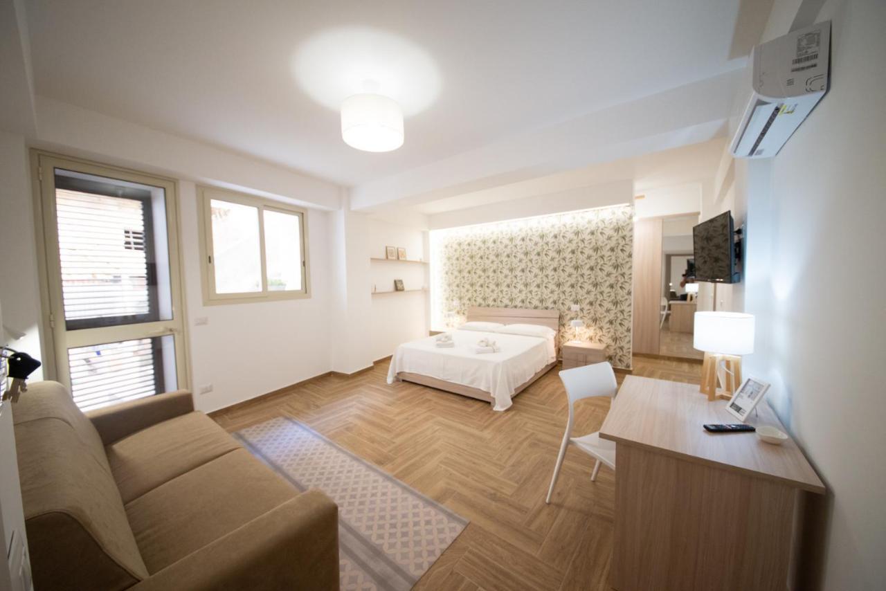 Deluxe Double Room Shower