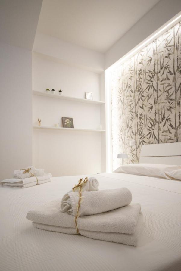 Deluxe Double Room Shower