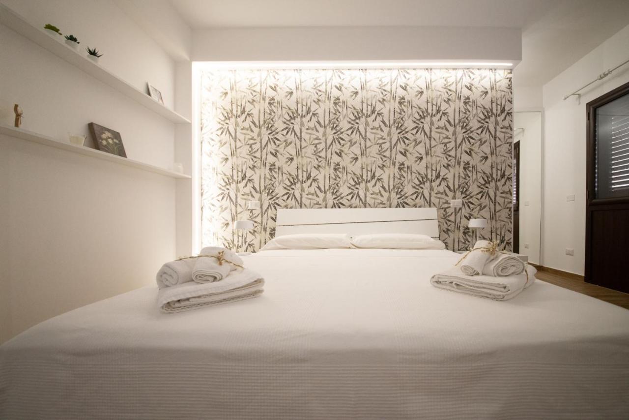 Deluxe Double Room Shower