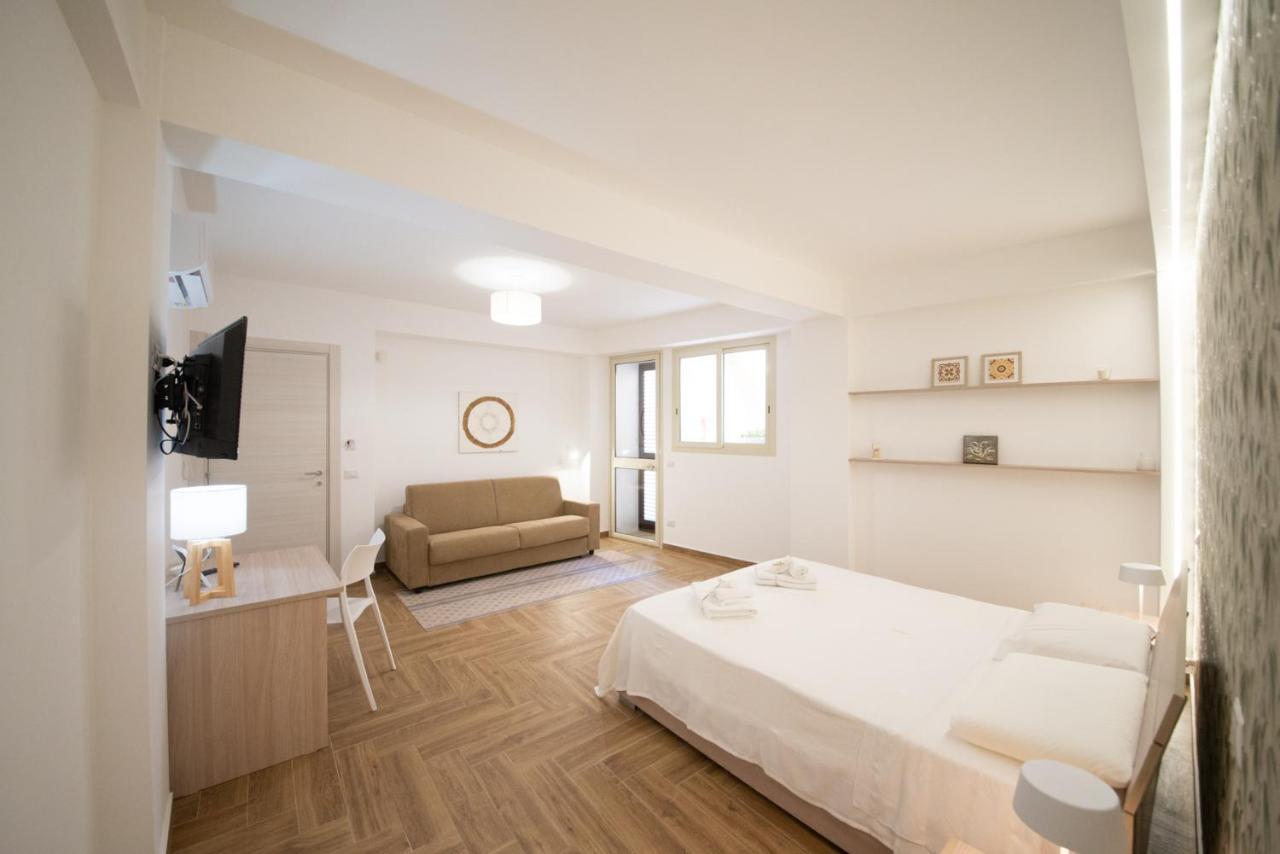 Deluxe Double Room Shower