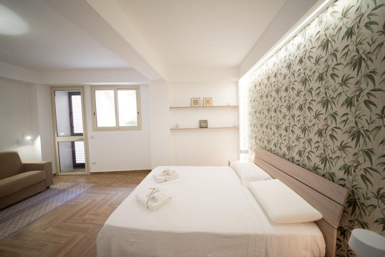 Deluxe Double Room Shower