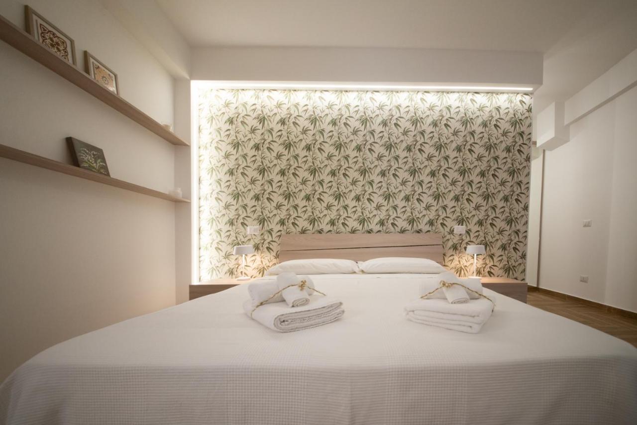 Deluxe Double Room Shower