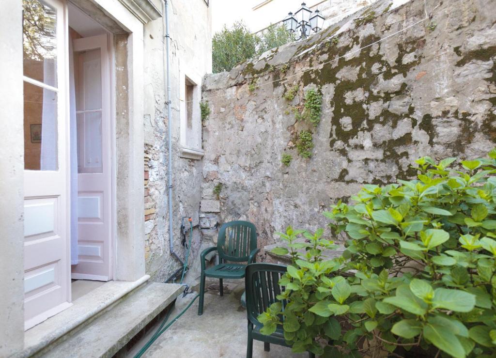 Comfort Single Room with Patio