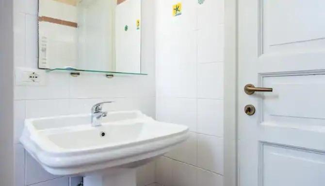 Double or Twin Room with Bathroom,1525801015:JPEG