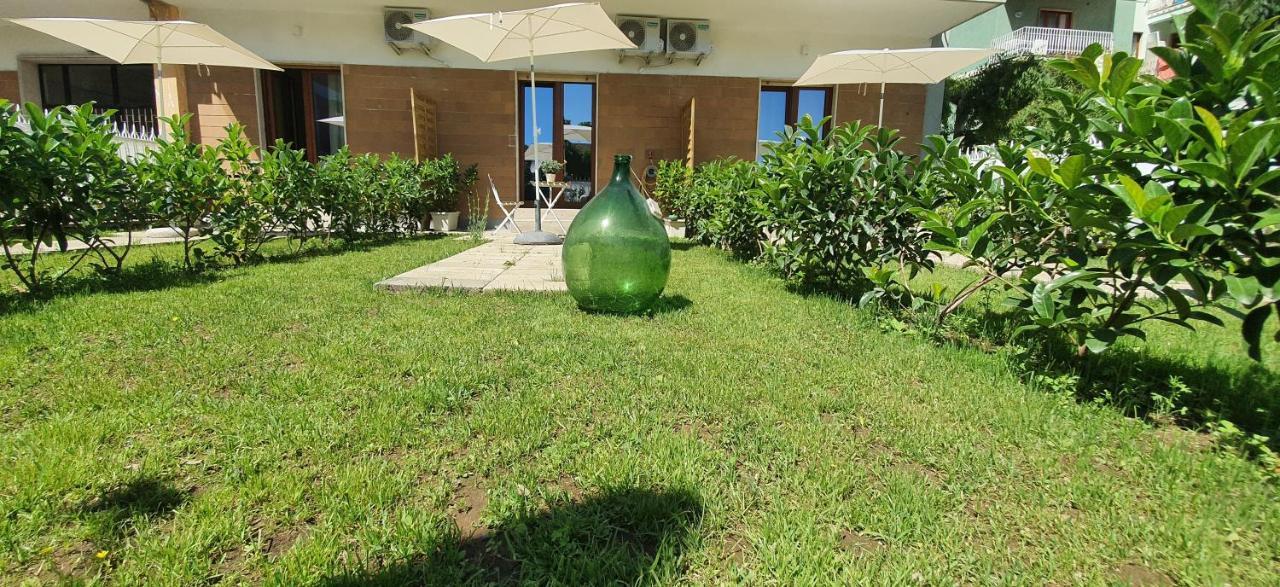 King Room Garden View