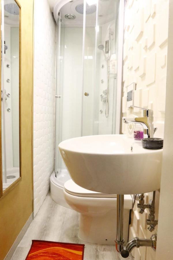 Double Room Private Bathroom