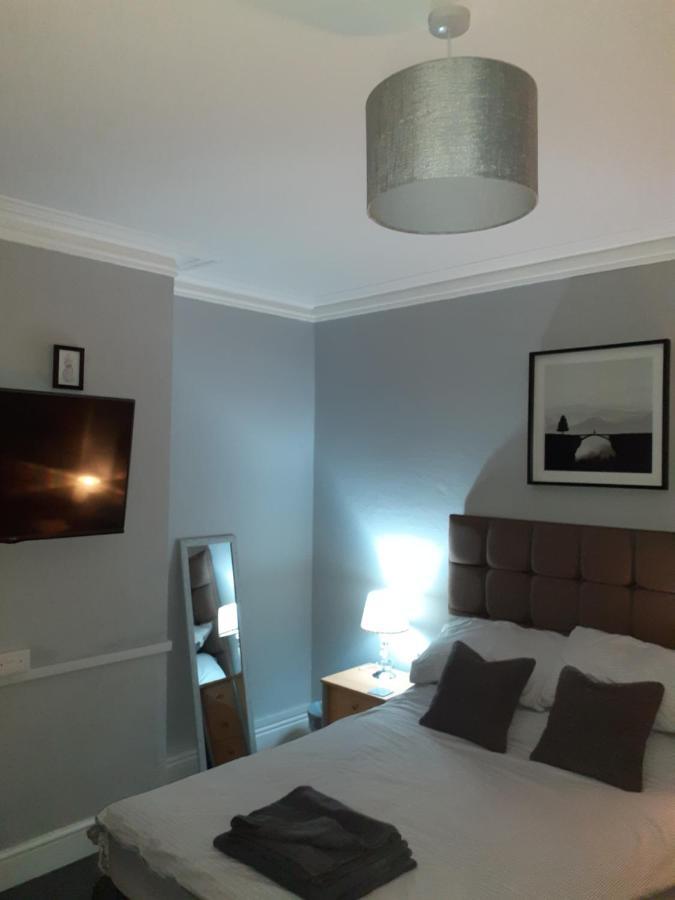 Economy Triple Room with Shared Bathroom