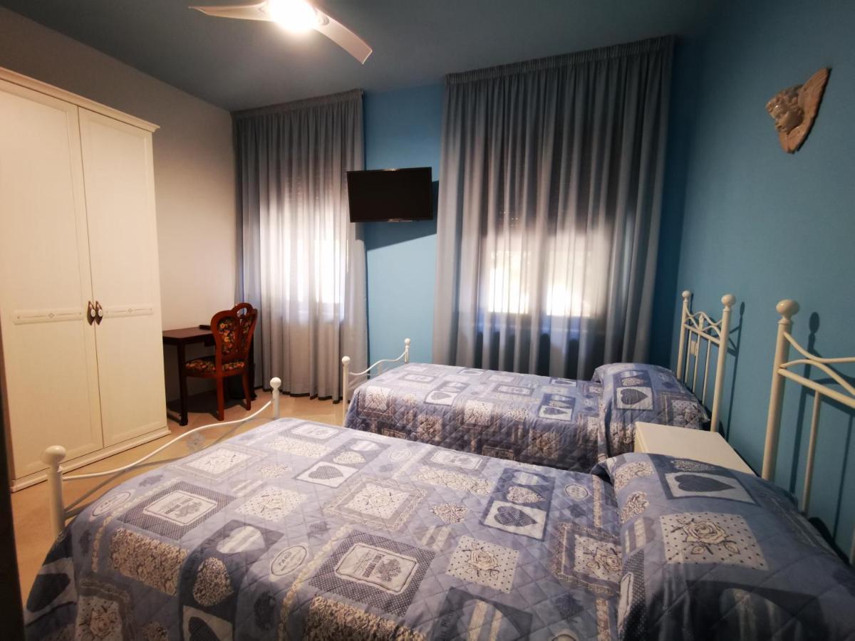 Camera Doppia con Letti Singoli con Bagno Privato