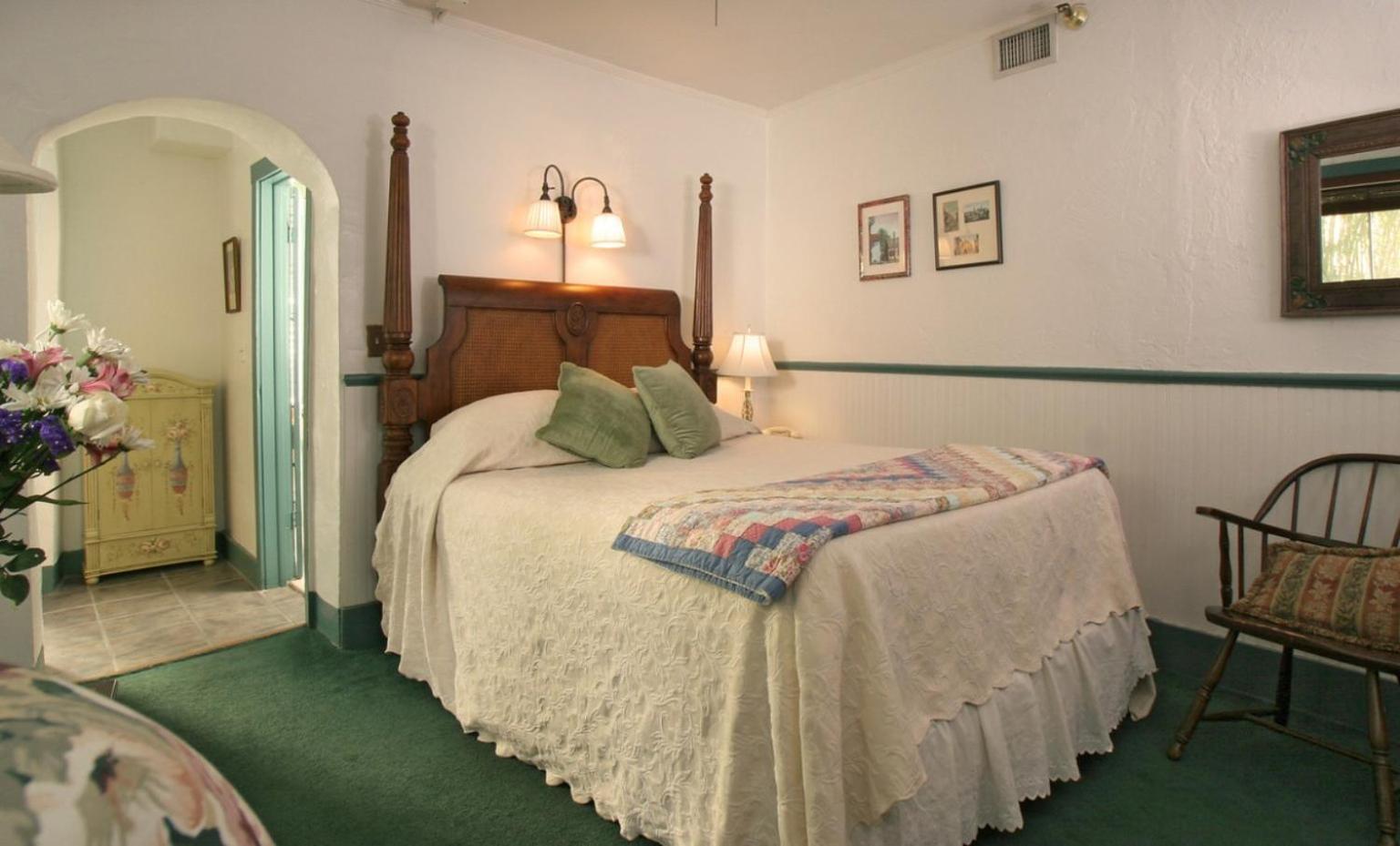 Basic Queen Room,770137129:JPEG