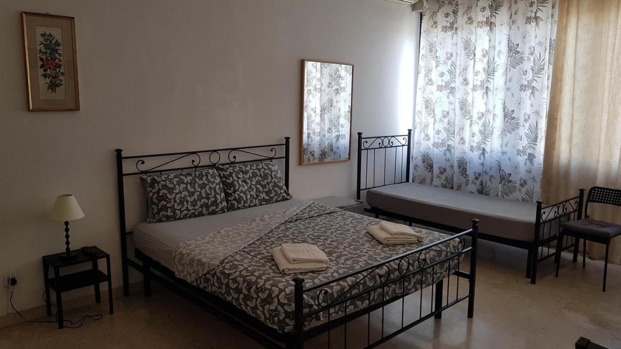 Standard Double Room with Shared Bathroom,1143183988:JPEG