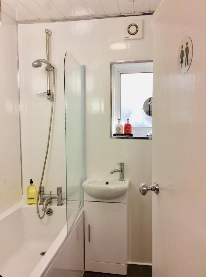 Large Deluxe Double Room with Street View