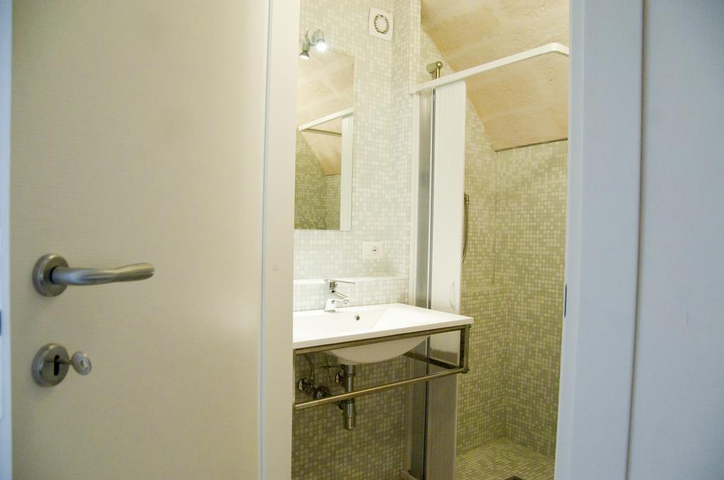 Economy Double Room,115146596:JPEG