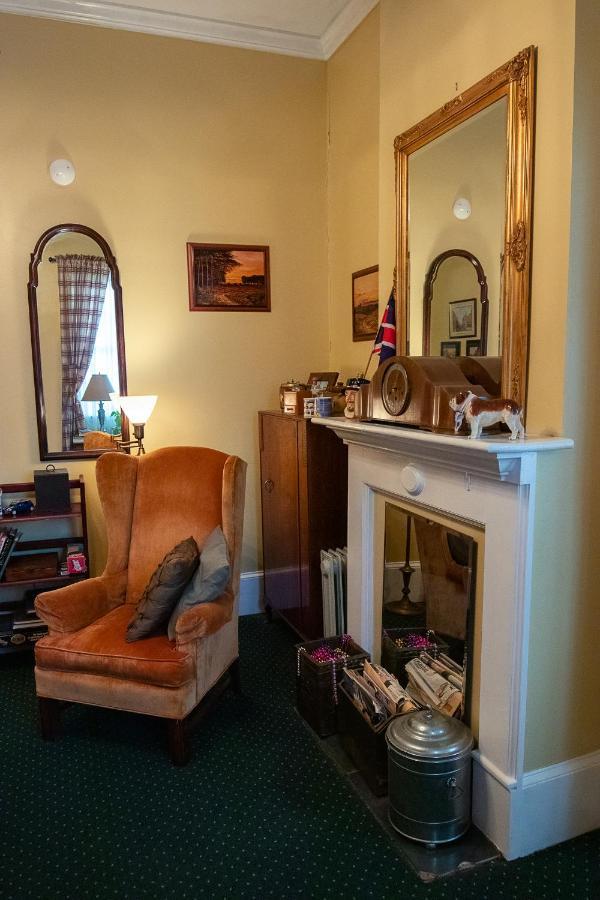 Deluxe Queen Suite
