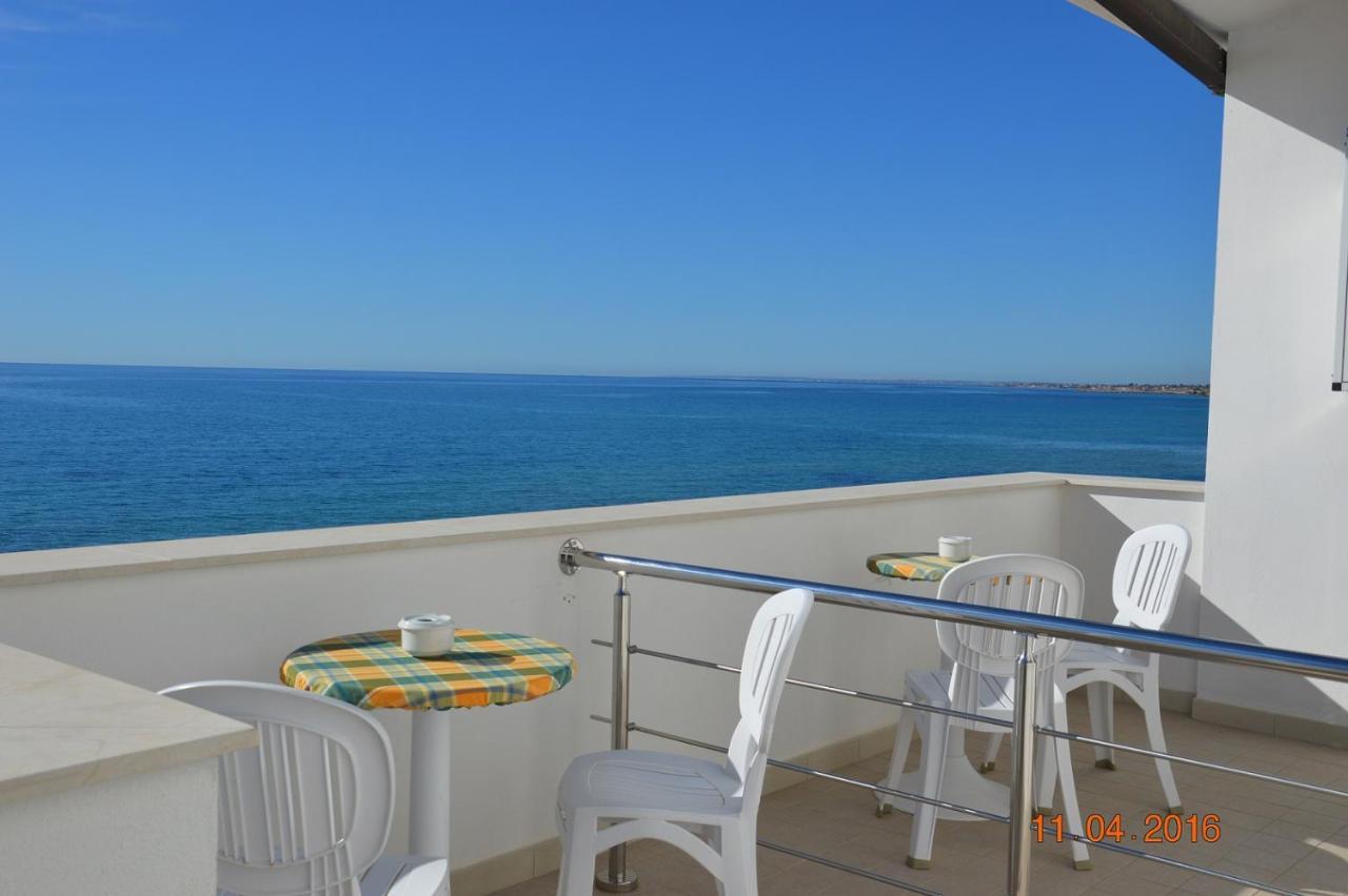 Double or Twin Room Sea View