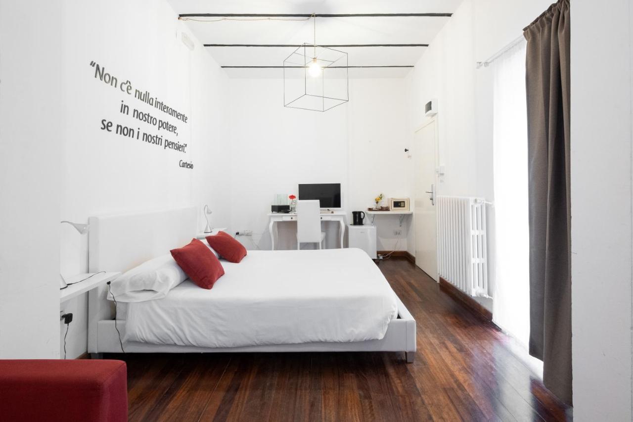 Single Room Balcony,1168622800:JPEG
