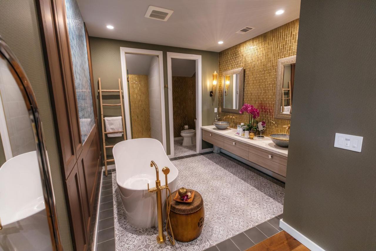 King Room,1650033890:JPEG