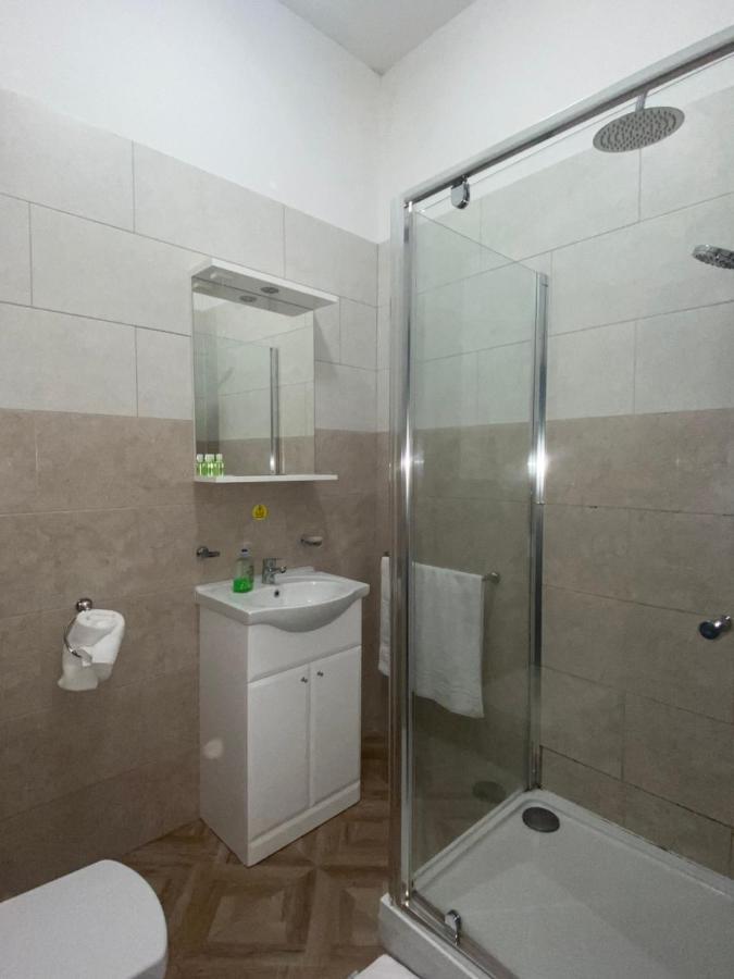 Triple Room with Shower
