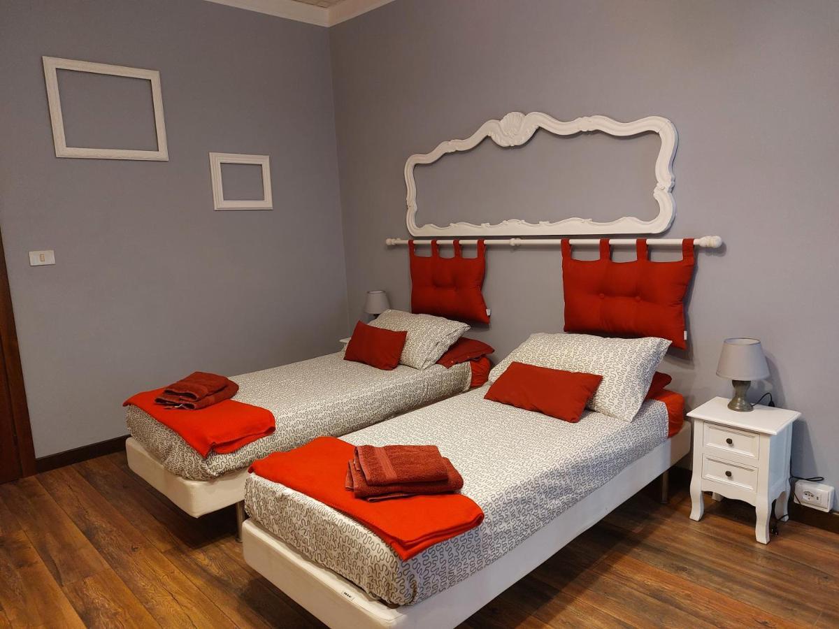 Double or Twin Room with Shared Bathroom,1179141469:JPEG