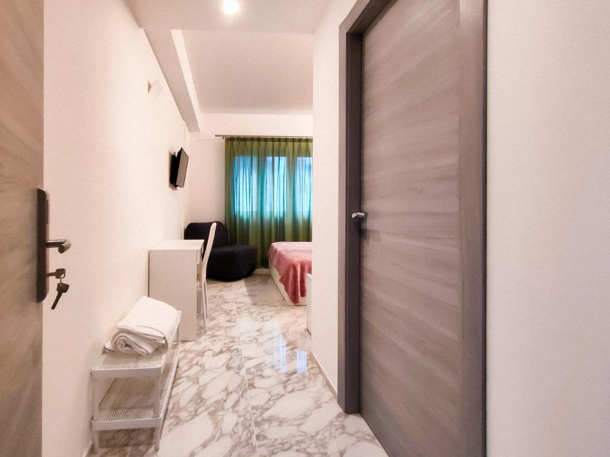 Camera Tripla Luxury
