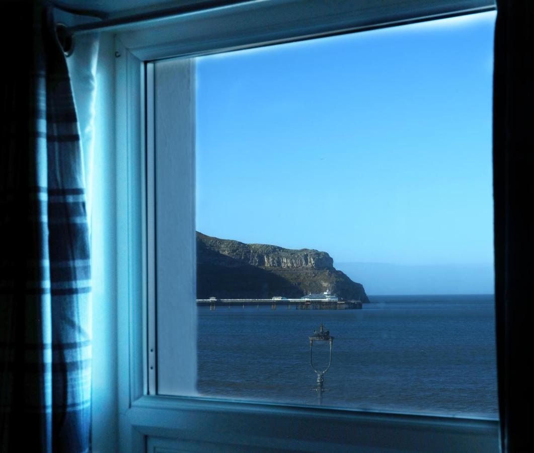 Deluxe Suite with Sea View