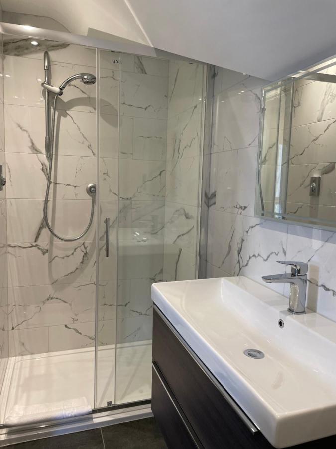 Economy King Room with Shower