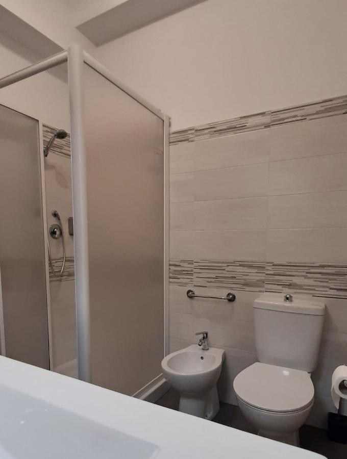 Single Room Private External Bathroom
