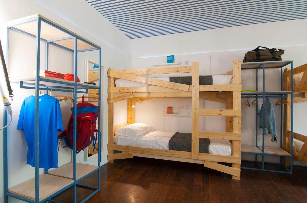 Bunk Bed Mixed Dormitory Room