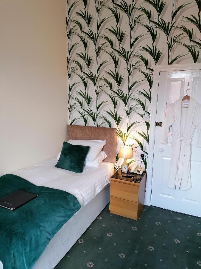 Single Room with Private External Bathroom