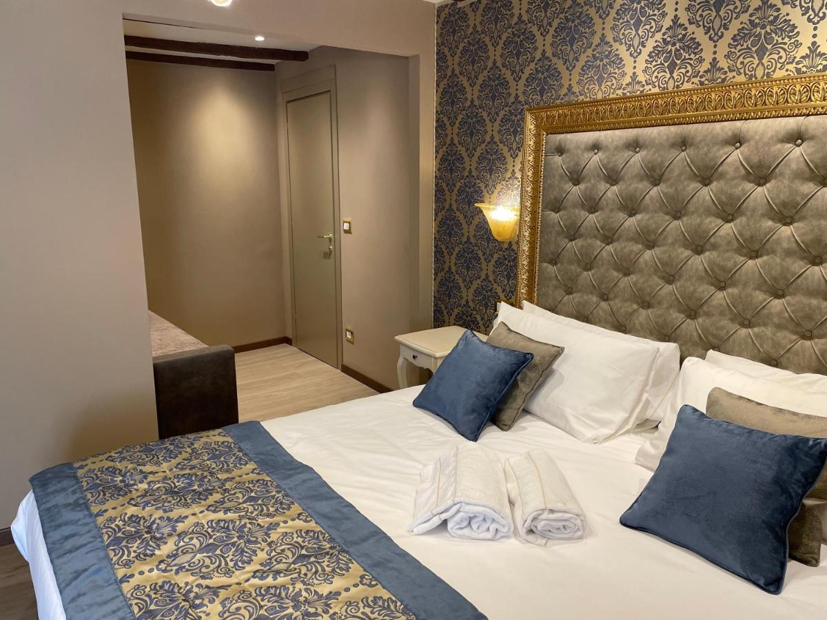 Deluxe room with Canal View,1203809941:JPEG