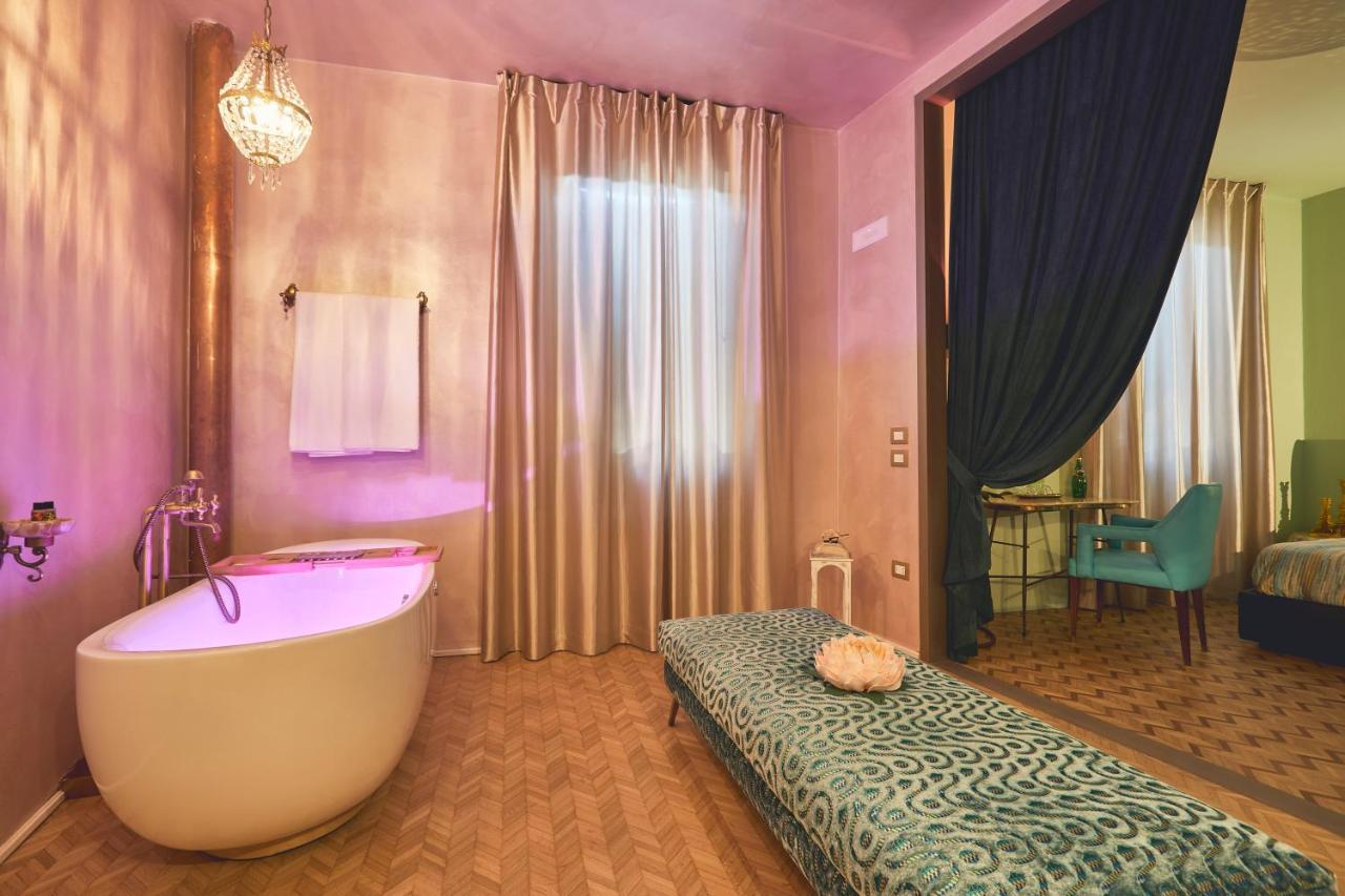 King Room Spa Bath