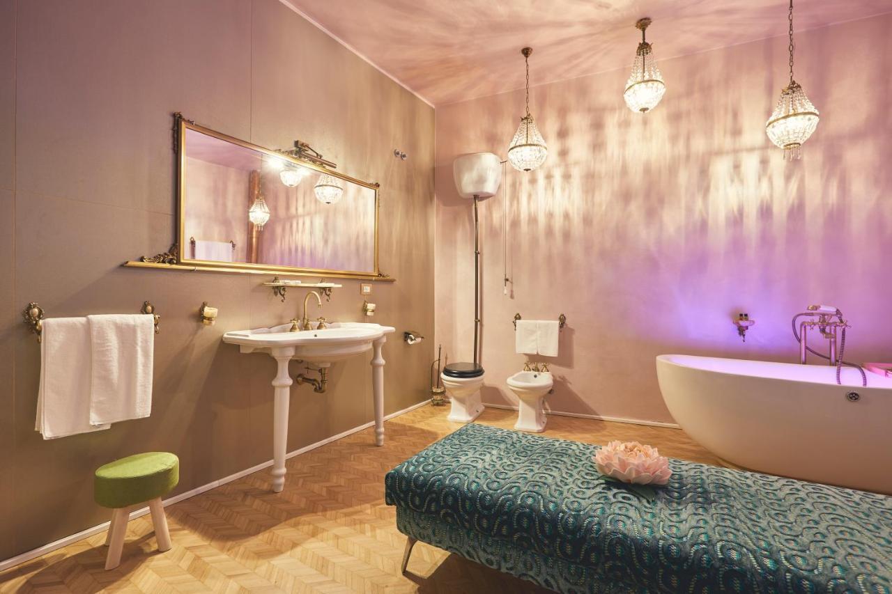 King Room Spa Bath
