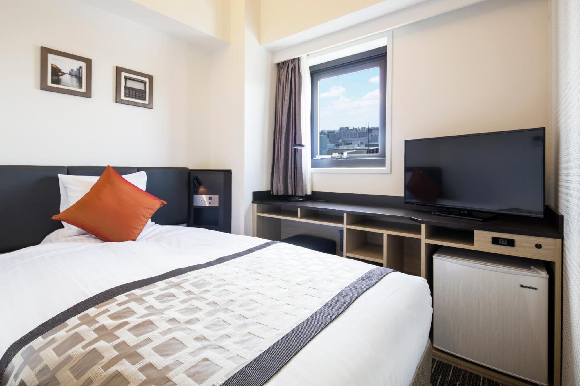 Twin Room with Private Bathroom