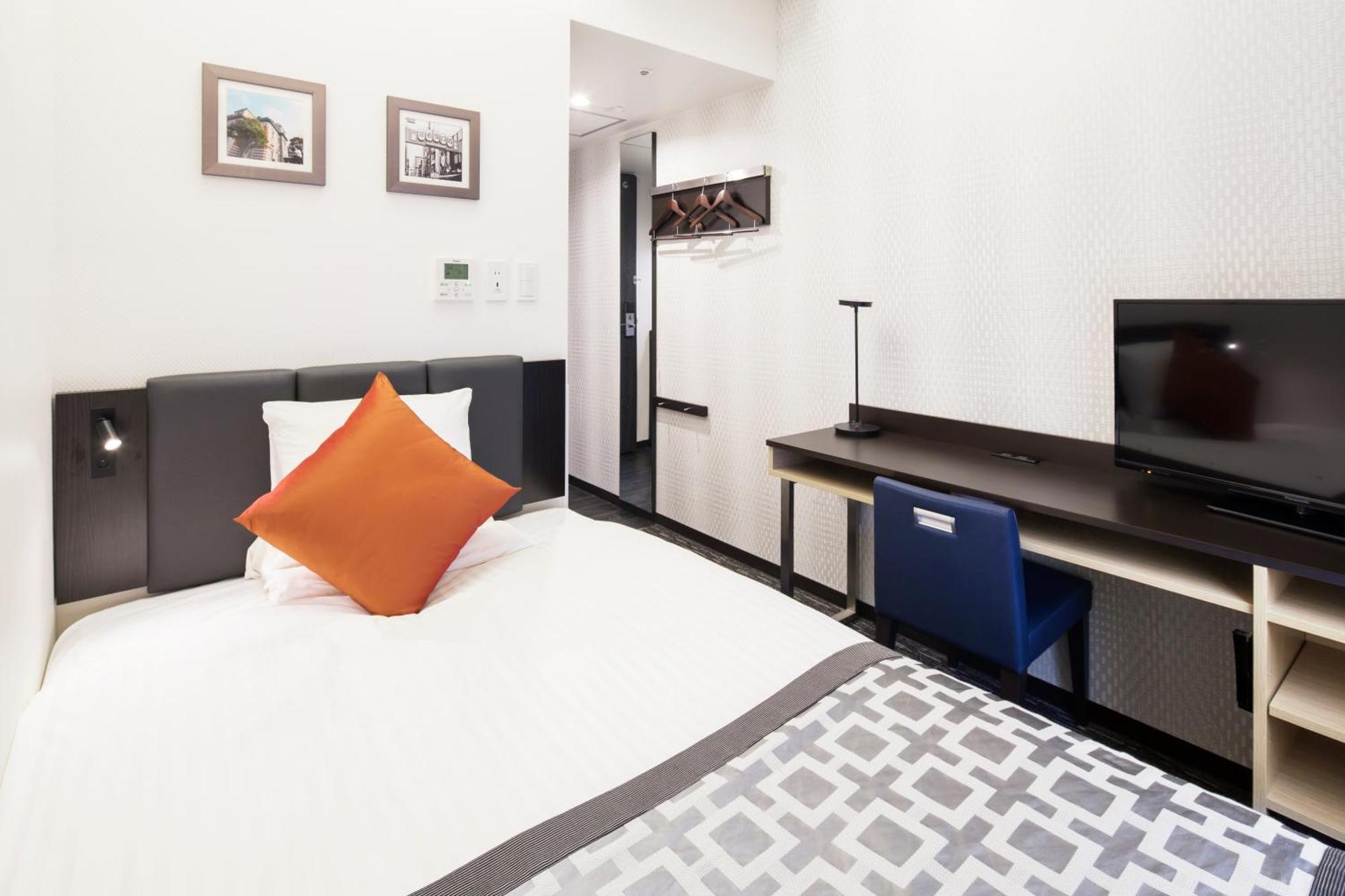 Twin Room with Shared Bathroom