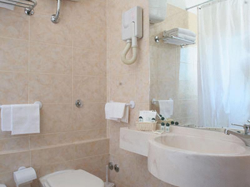 Single Room,1216068691:JPEG