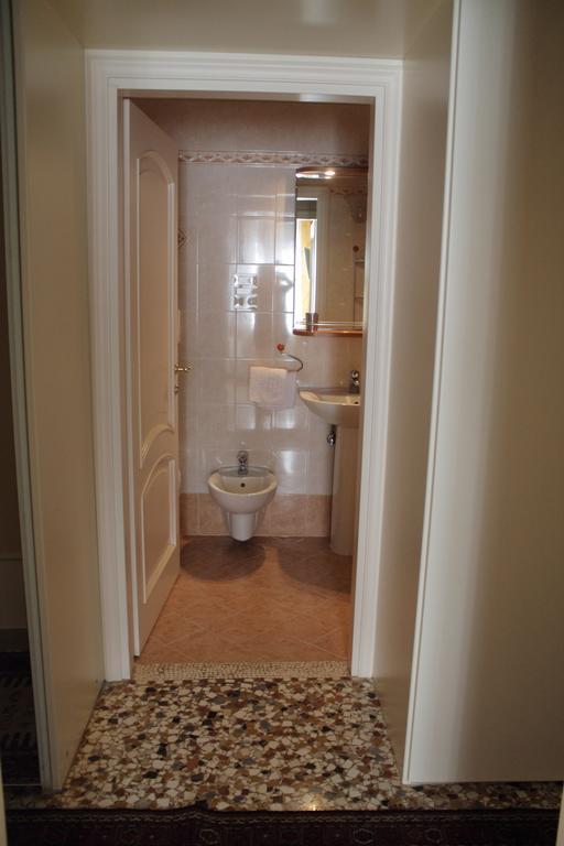 Double Room with External Private Bathroom
