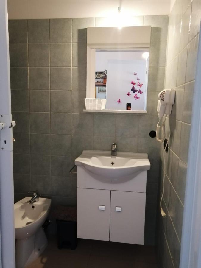 Small Single Room