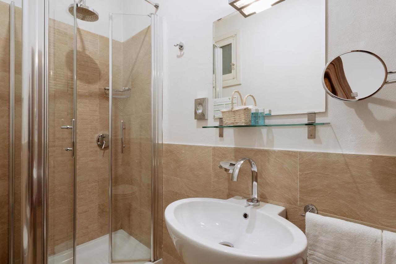 Suite,1232141657:JPEG