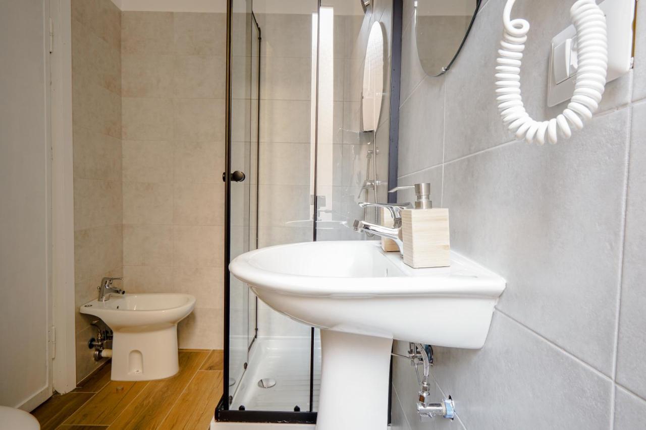 Single Room,1236886963:JPEG