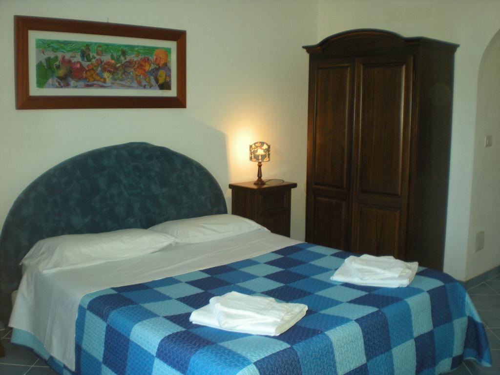 Standard Triple Room Sea View