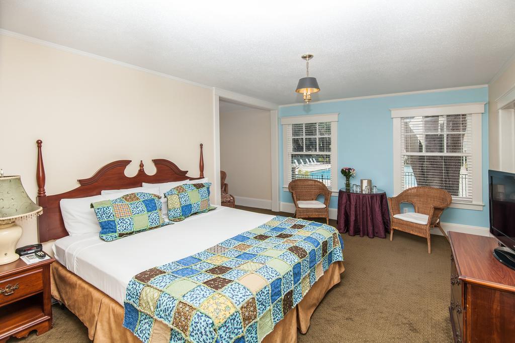 King Suite with Sofa Bed,125511426:JPEG