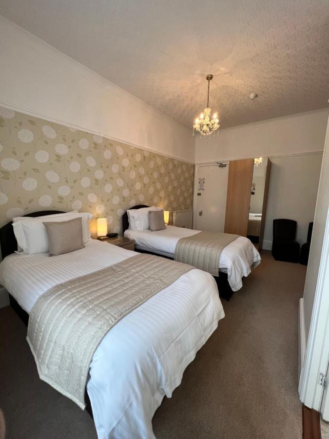 Twin Room First Floor