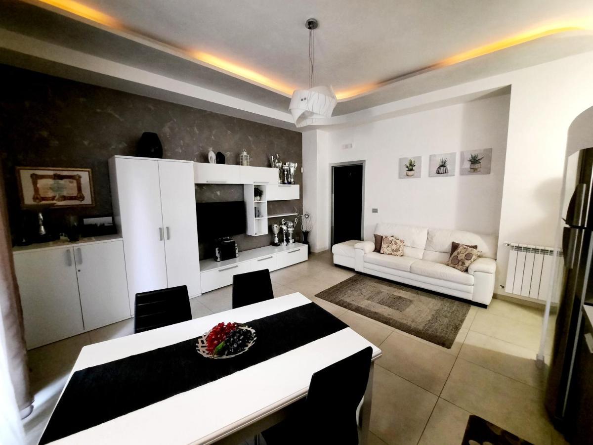 One-Bedroom Apartment,1264403263:JPEG