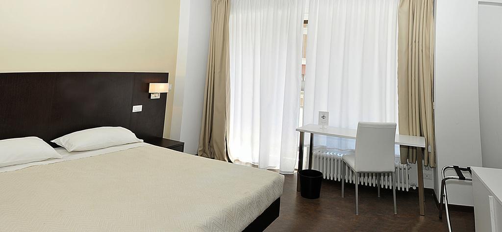 Double or Twin Room,126800043:JPEG