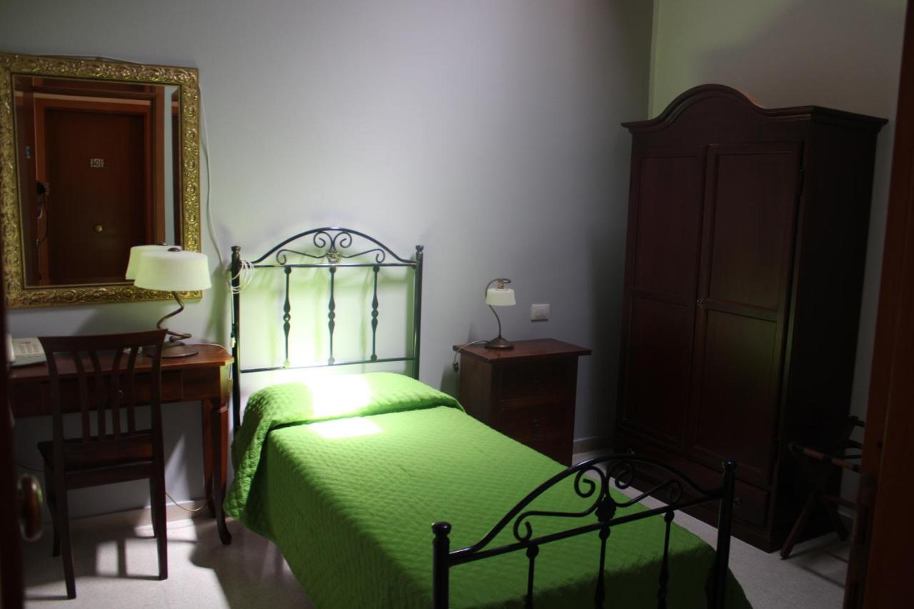 Single Room with Skylight