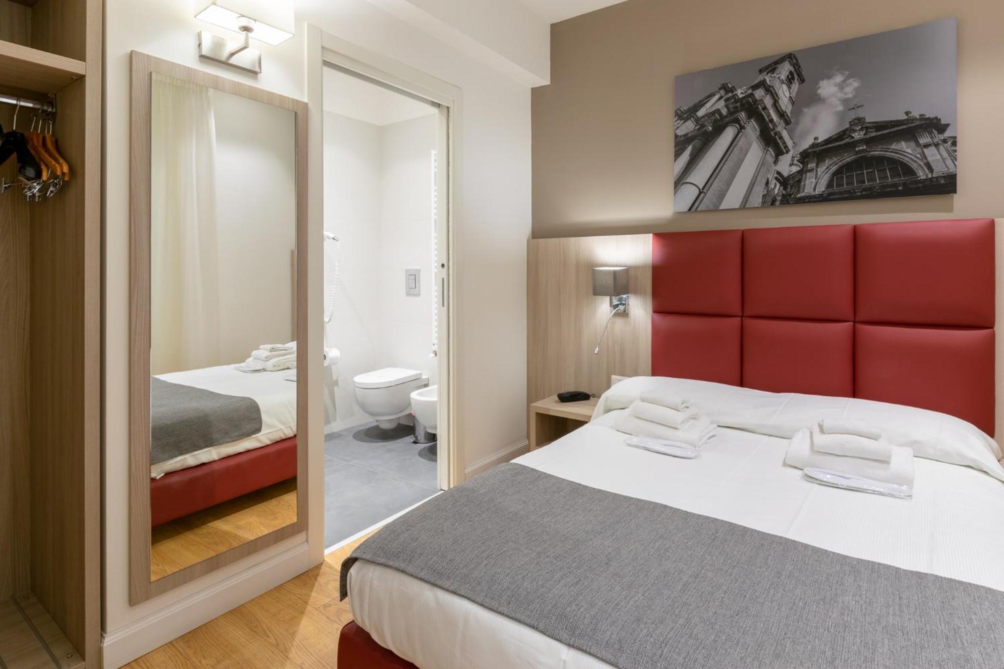 Small Double Room,1279612414:JPEG