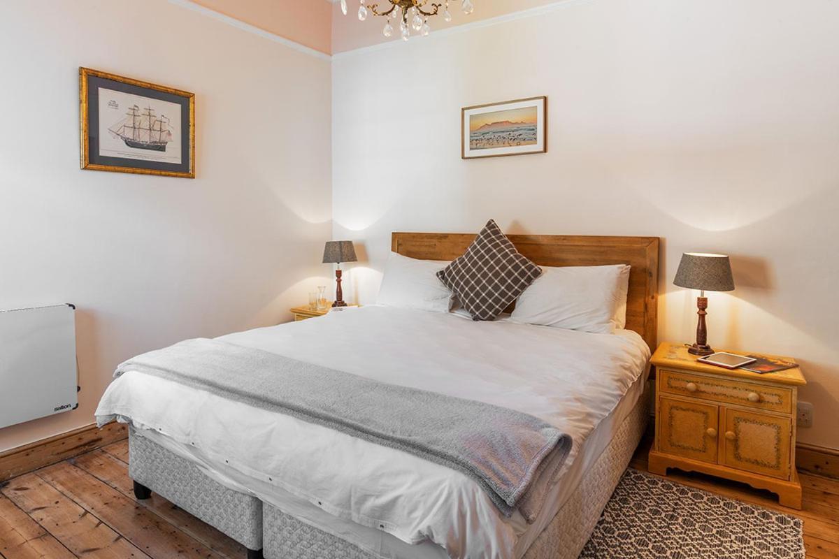 Double Room with Mountain View,1280012059:JPEG