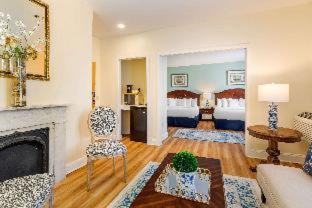 Executive King Suite with Two King Beds - Non-Smoking