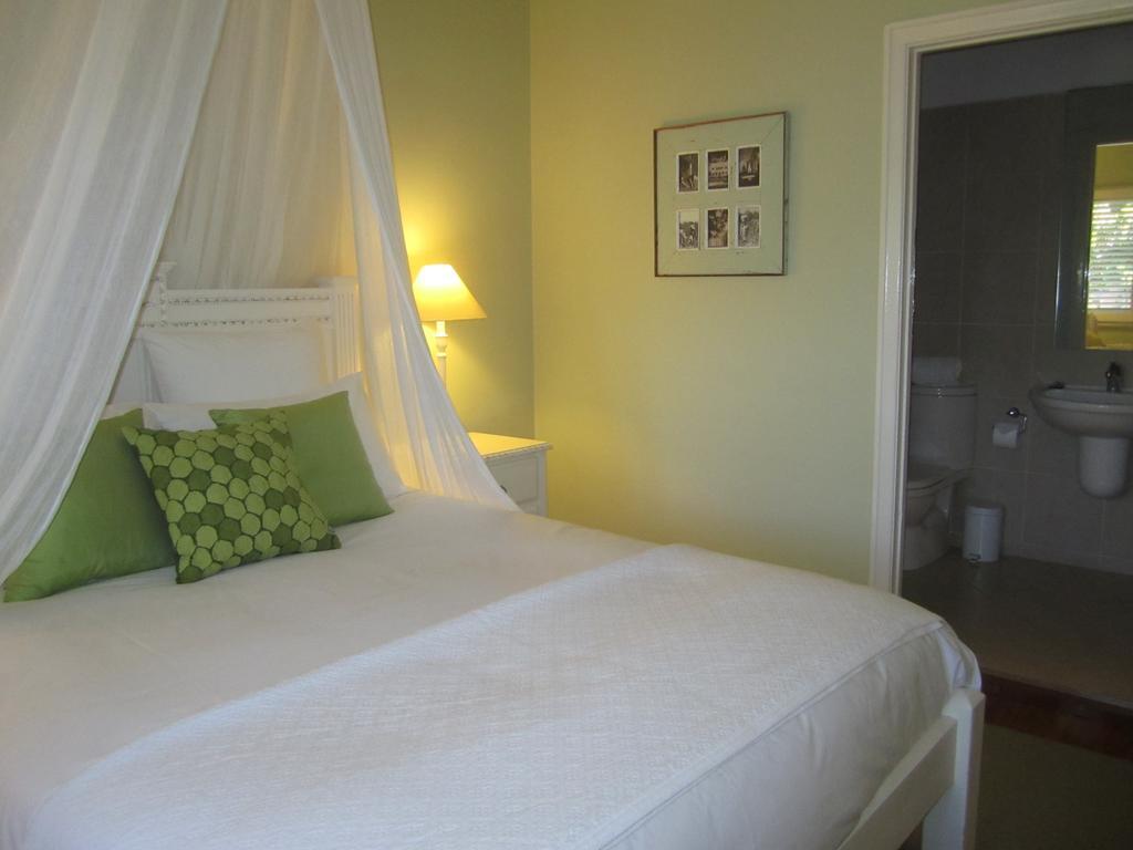 Queen Room with Garden View