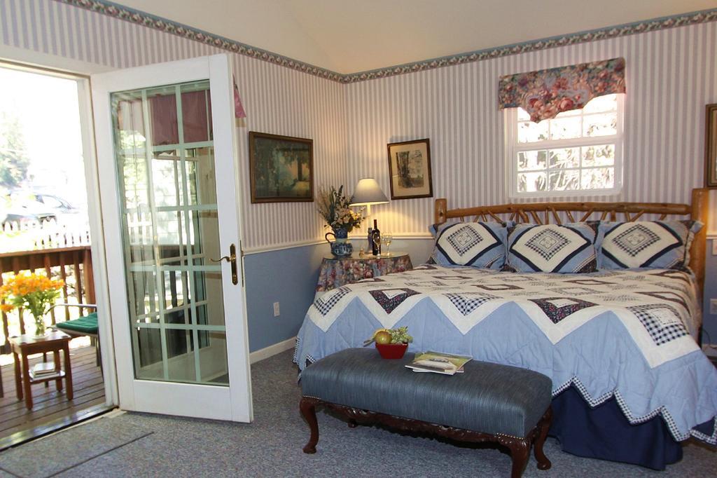 Deluxe King Room (Wedgewood)