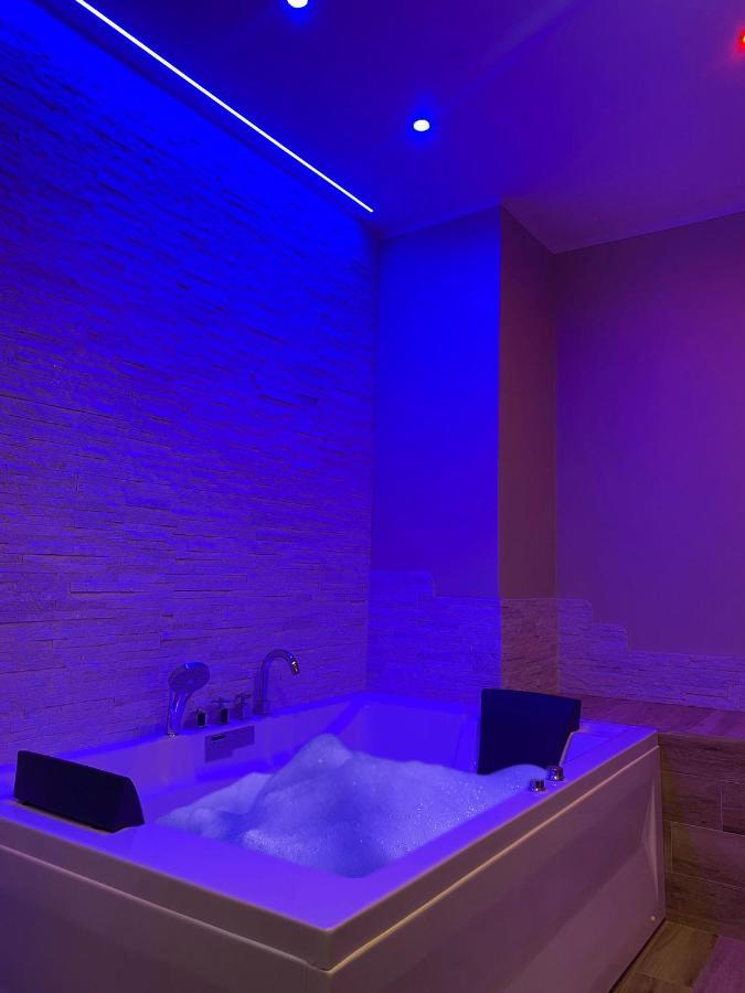 Queen Room Spa Bath
